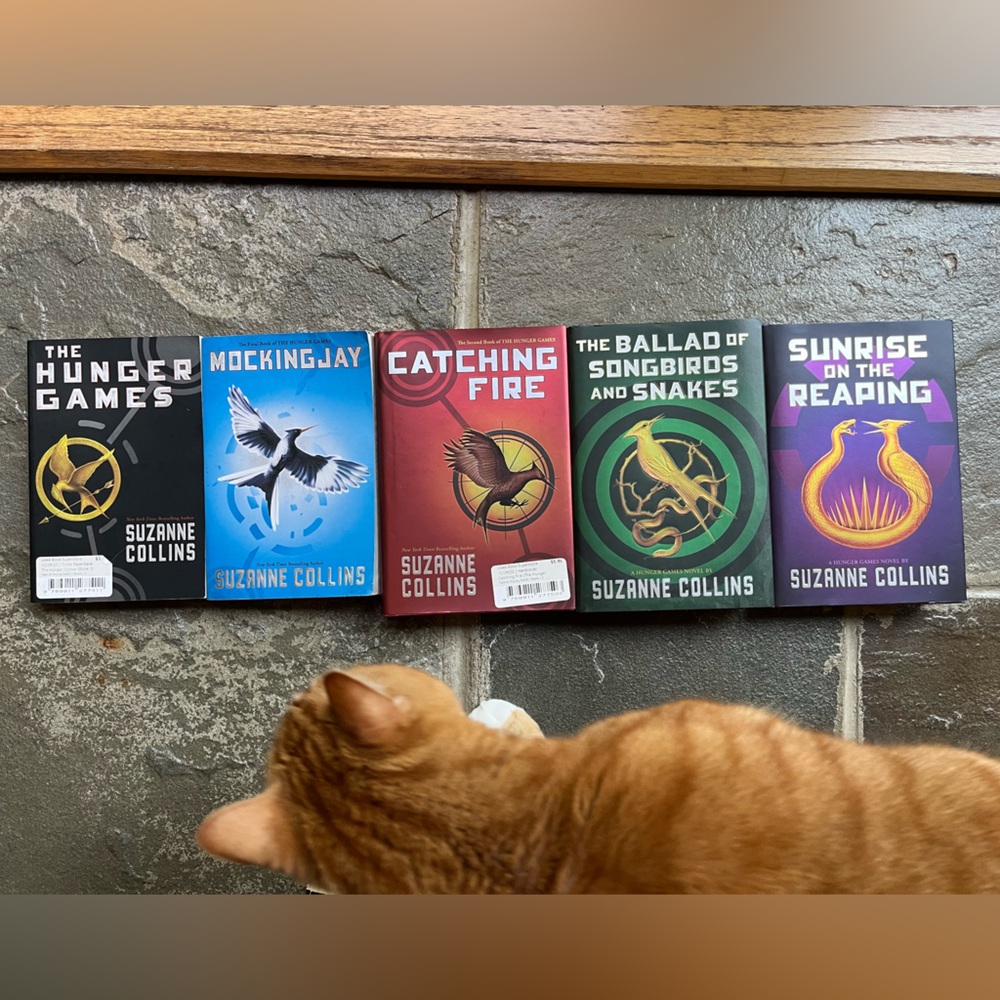 Lot of 5 Hunger Games Series Books / Set